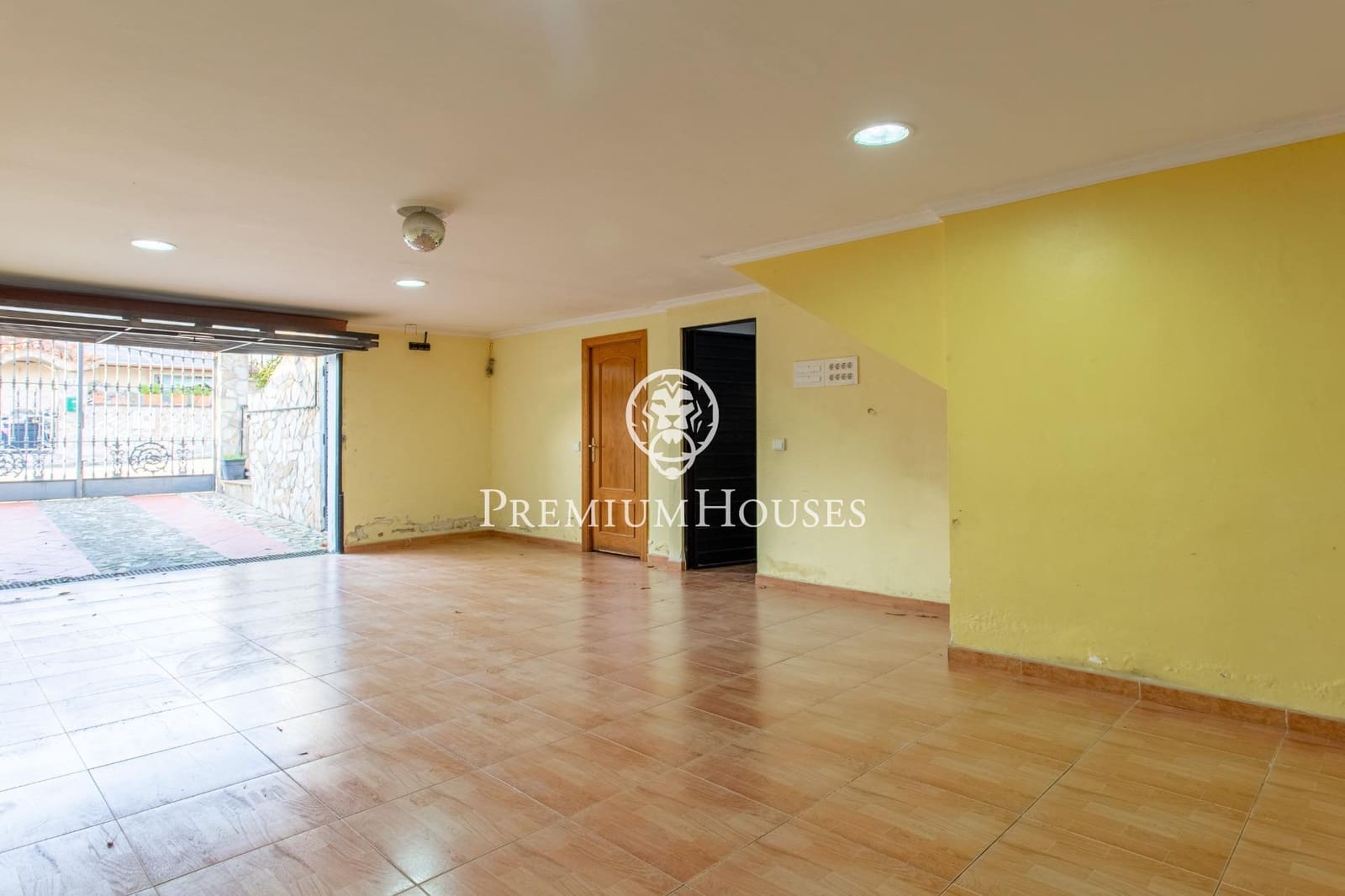 7 slaapkamer Villa te koop in Tordera met zwembad garage - € 500.000 (Ref: 9385595)