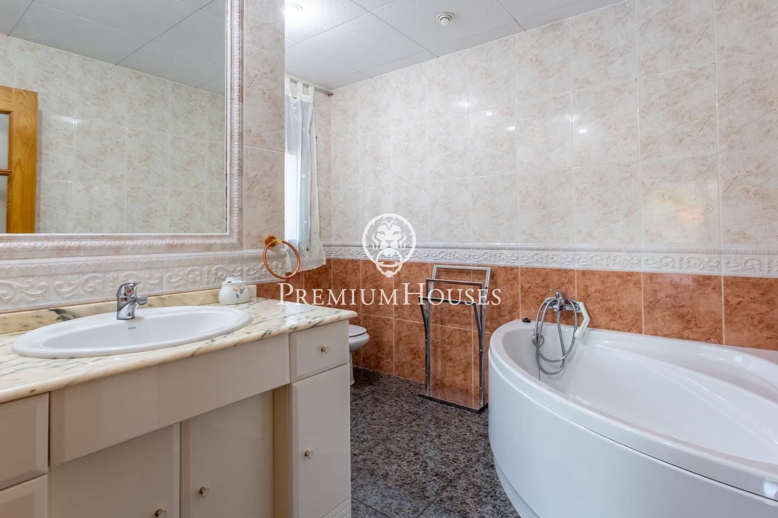 7 slaapkamer Villa te koop in Tordera met zwembad garage - € 500.000 (Ref: 9385595)