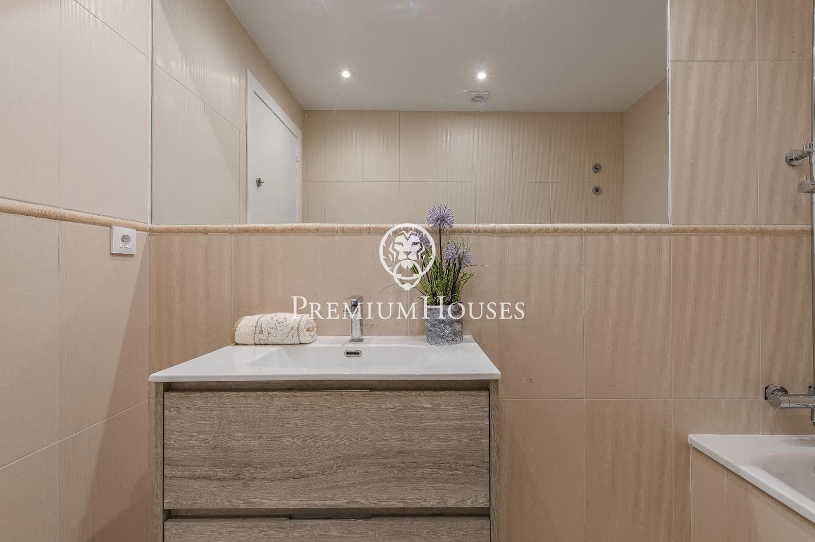 6 sypialnia Willa na sprzedaż w Valldoreix z basenem garażem - 1 460 000 € (Ref: 9390862)