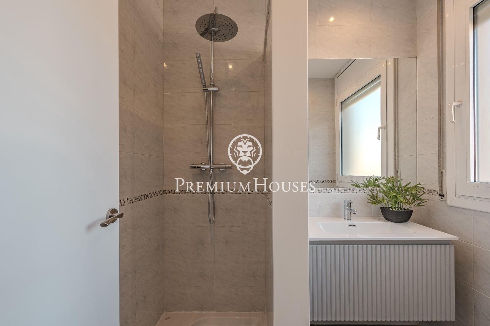 6 sypialnia Willa na sprzedaż w Valldoreix z basenem garażem - 1 460 000 € (Ref: 9390862)