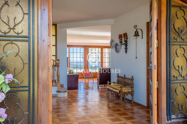 6 soveværelse Finca/Landehus til salg i Arenys de Munt med swimmingpool garage - € 795.000 (Ref: 9390863)