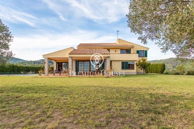 6 soveværelse Finca/Landehus til salg i Arenys de Munt med swimmingpool garage - € 795.000 (Ref: 9390863)