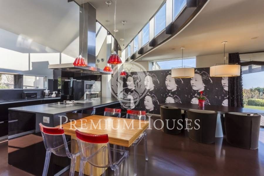 5 bedroom Villa for rent in Sant Andreu de Llavaneres with pool garage - € 7,000 (Ref: 9395982)