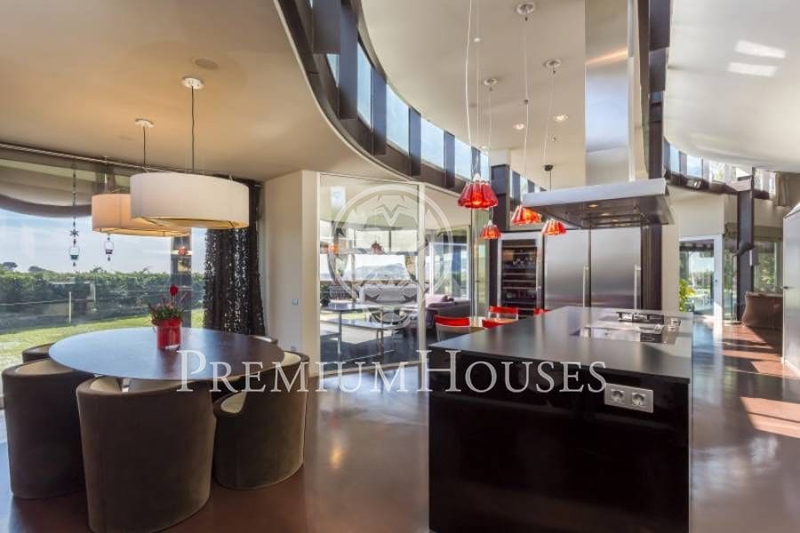 5 bedroom Villa for rent in Sant Andreu de Llavaneres with pool garage - € 7,000 (Ref: 9395982)