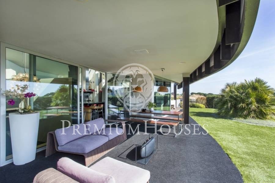 5 bedroom Villa for rent in Sant Andreu de Llavaneres with pool garage - € 7,000 (Ref: 9395982)