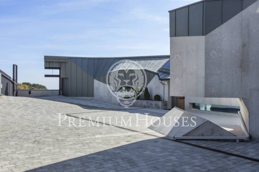 5 bedroom Villa for rent in Sant Andreu de Llavaneres with pool garage - € 7,000 (Ref: 9395982)