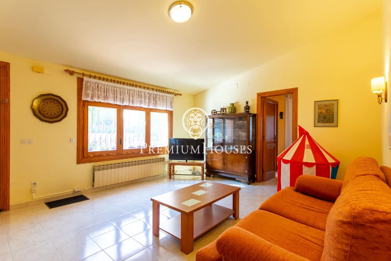 4 bedroom Villa for sale in Lloret de Mar with pool garage - € 1,890,000 (Ref: 9400925)