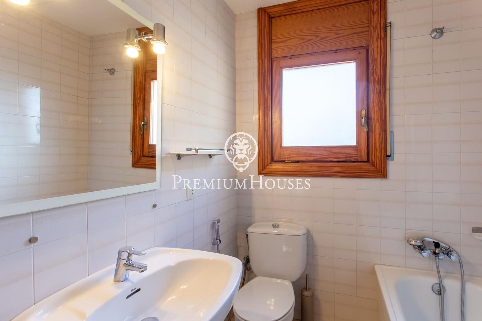 4 bedroom Villa for sale in Lloret de Mar with pool garage - € 1,890,000 (Ref: 9400925)