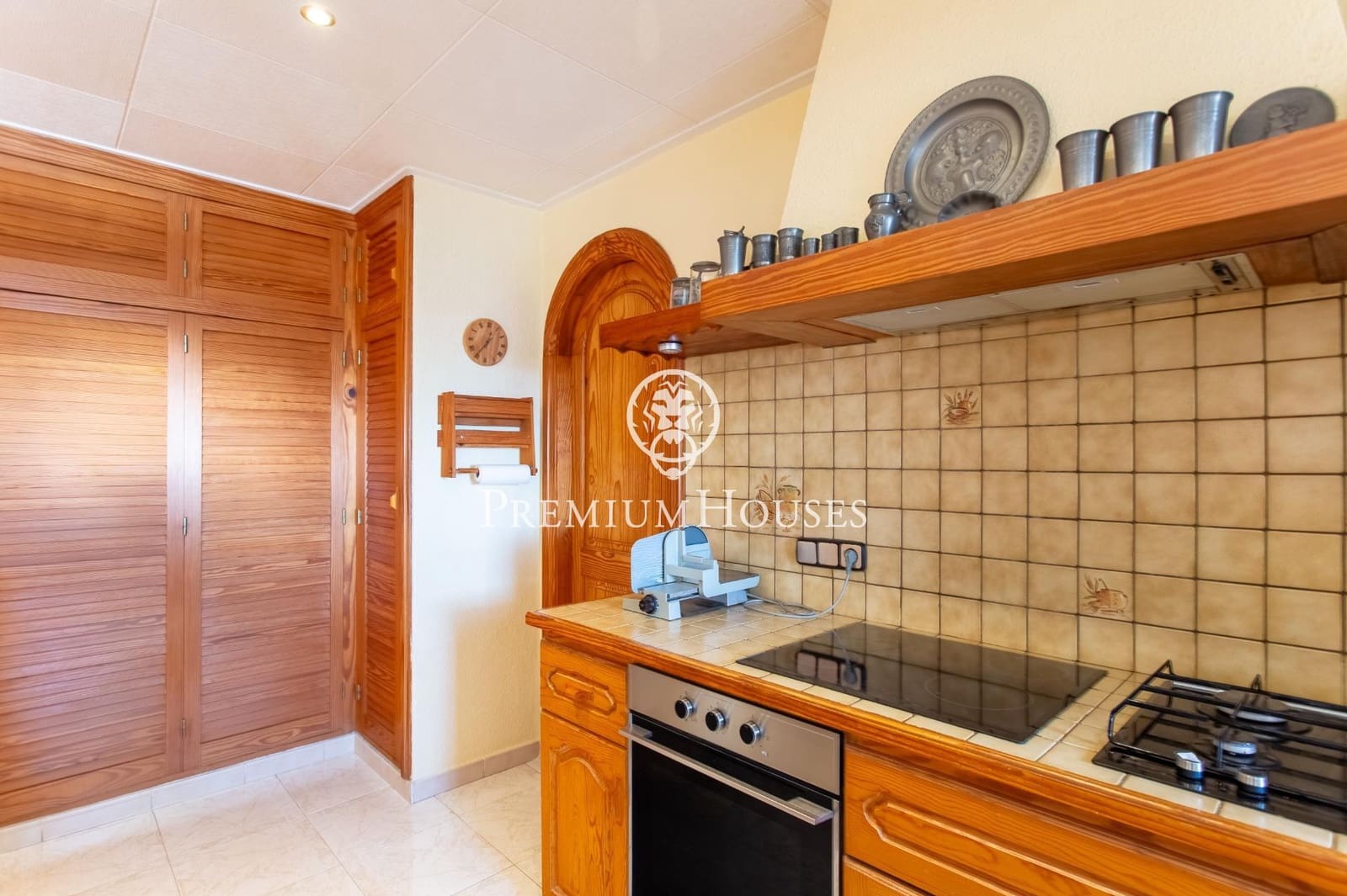 4 bedroom Villa for sale in Lloret de Mar with pool garage - € 1,890,000 (Ref: 9400925)