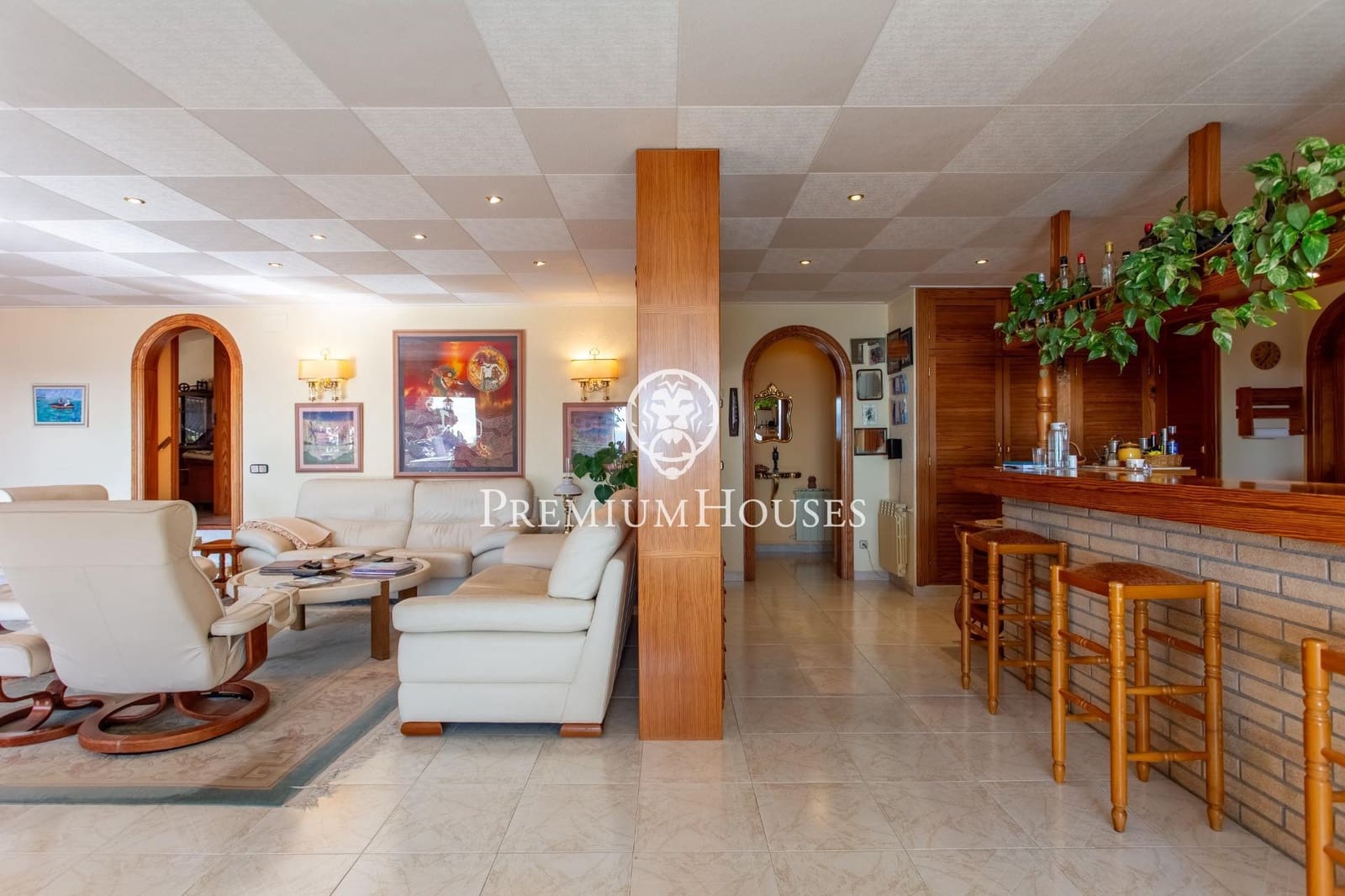 4 bedroom Villa for sale in Lloret de Mar with pool garage - € 1,890,000 (Ref: 9400925)