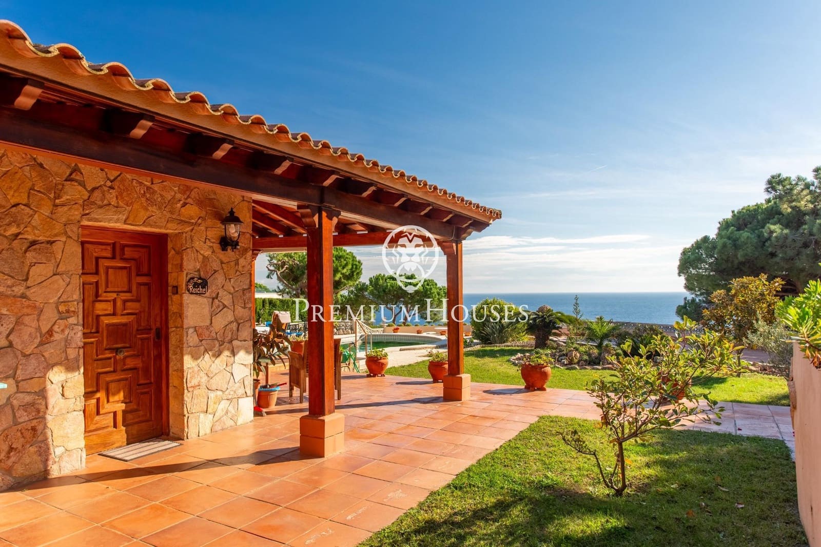 4 bedroom Villa for sale in Lloret de Mar with pool garage - € 1,890,000 (Ref: 9400925)