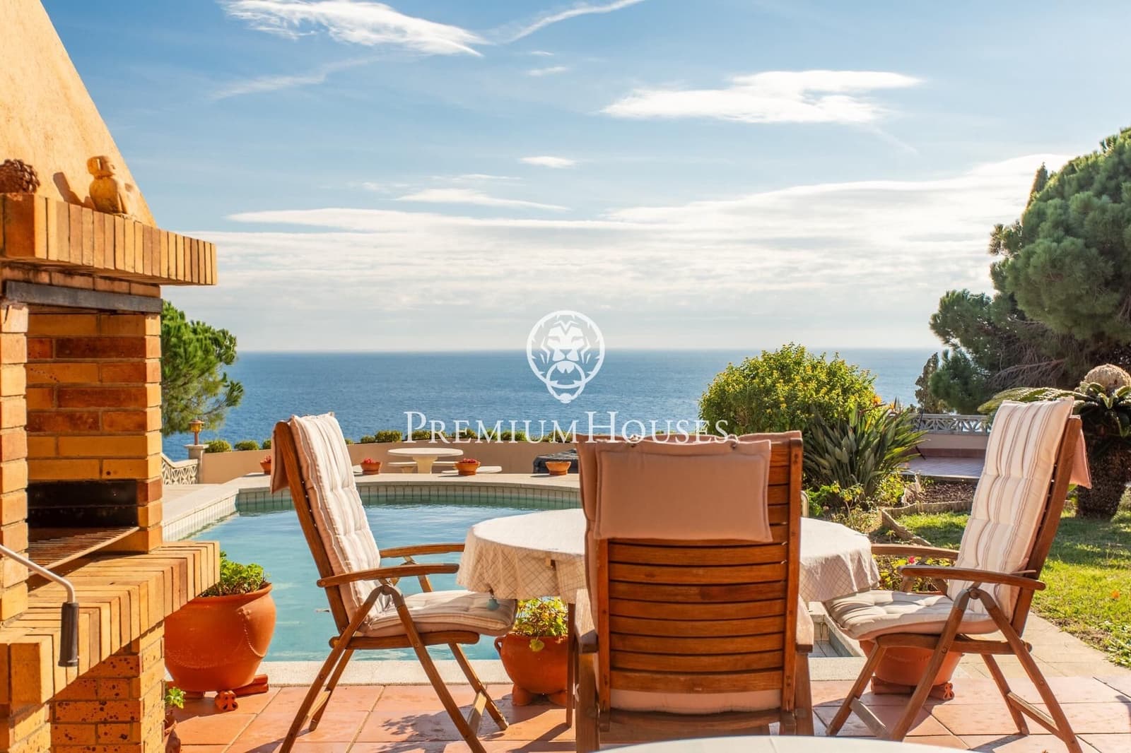 4 bedroom Villa for sale in Lloret de Mar with pool garage - € 1,890,000 (Ref: 9400925)