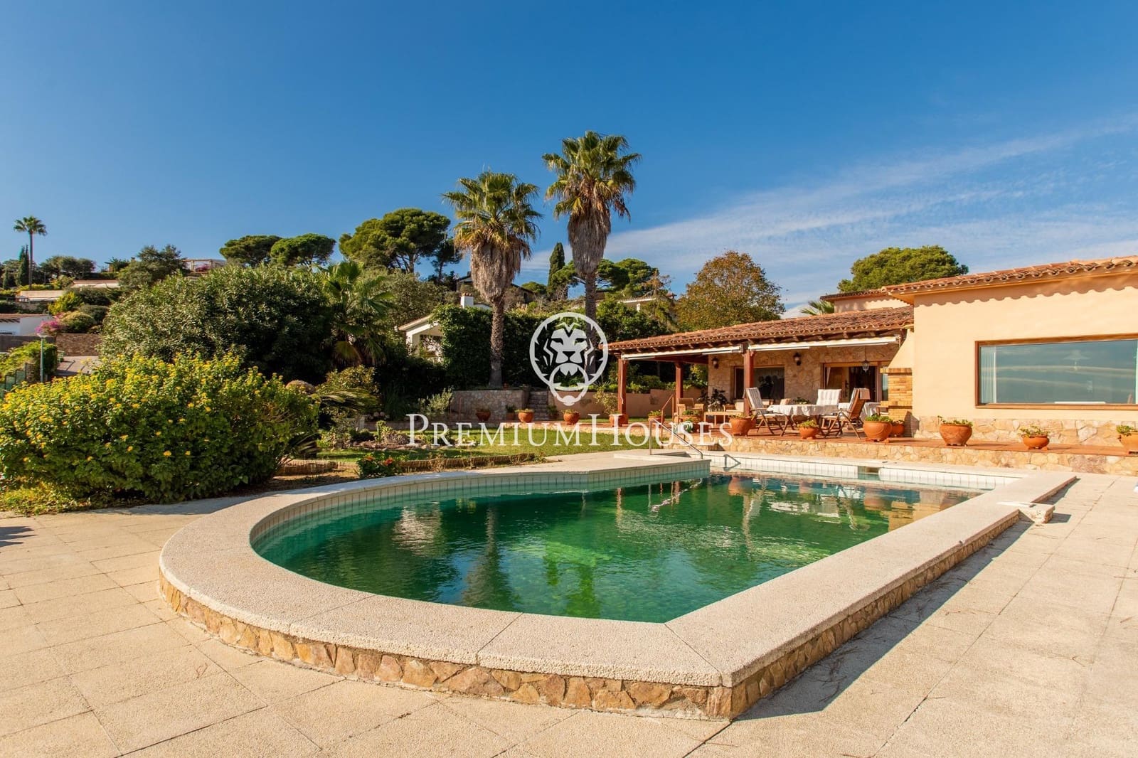 4 bedroom Villa for sale in Lloret de Mar with pool garage - € 1,890,000 (Ref: 9400925)