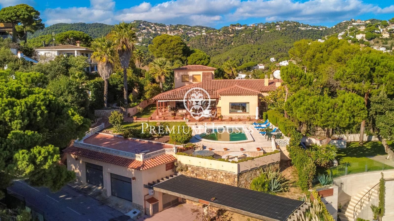 4 bedroom Villa for sale in Lloret de Mar with pool garage - € 1,890,000 (Ref: 9400925)