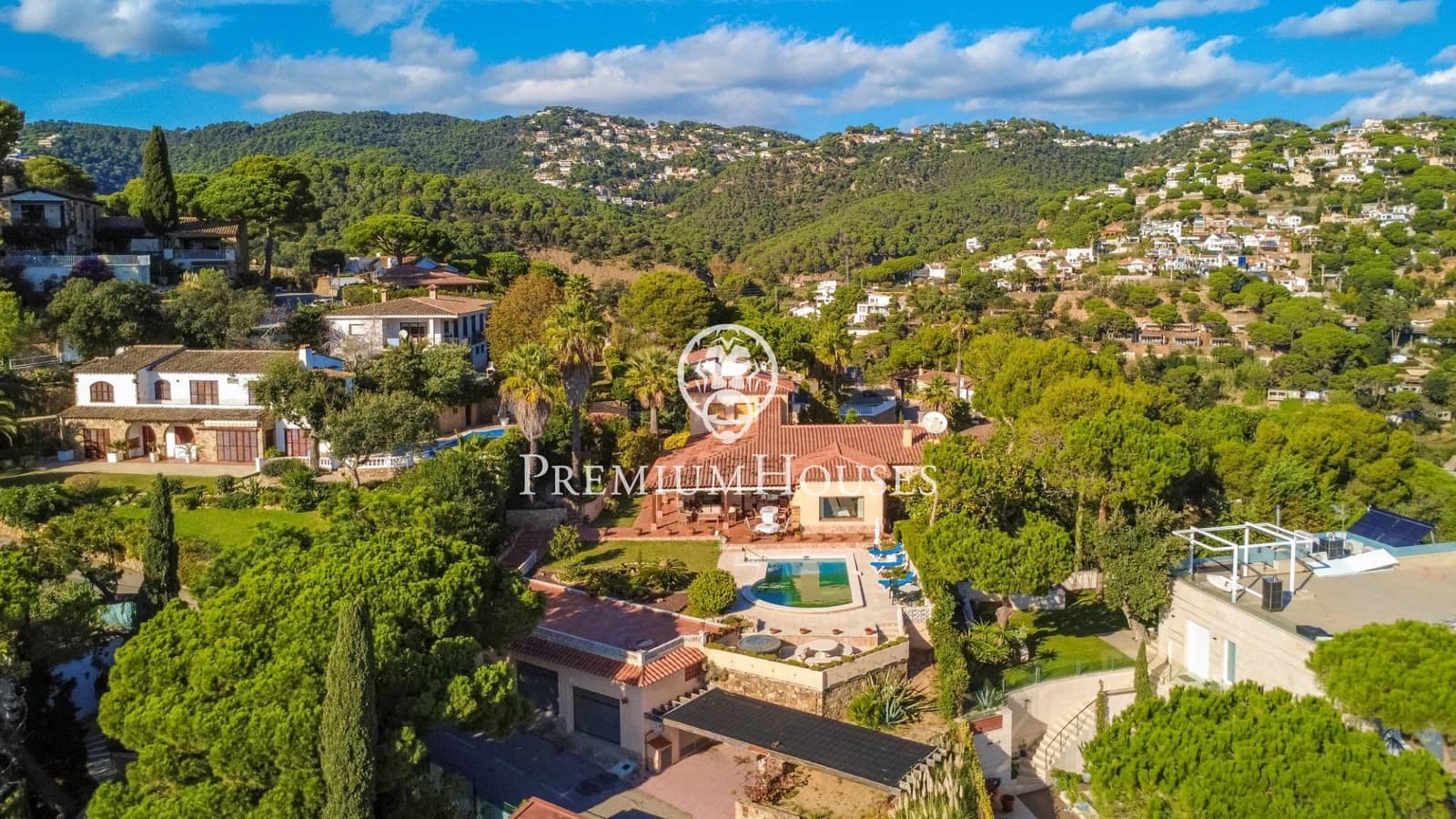 4 bedroom Villa for sale in Lloret de Mar with pool garage - € 1,890,000 (Ref: 9400925)