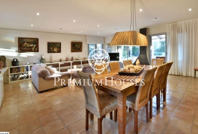 4 soveværelse Villa til salg i Cabrera de Mar med swimmingpool garage - € 1.220.000 (Ref: 9400926)