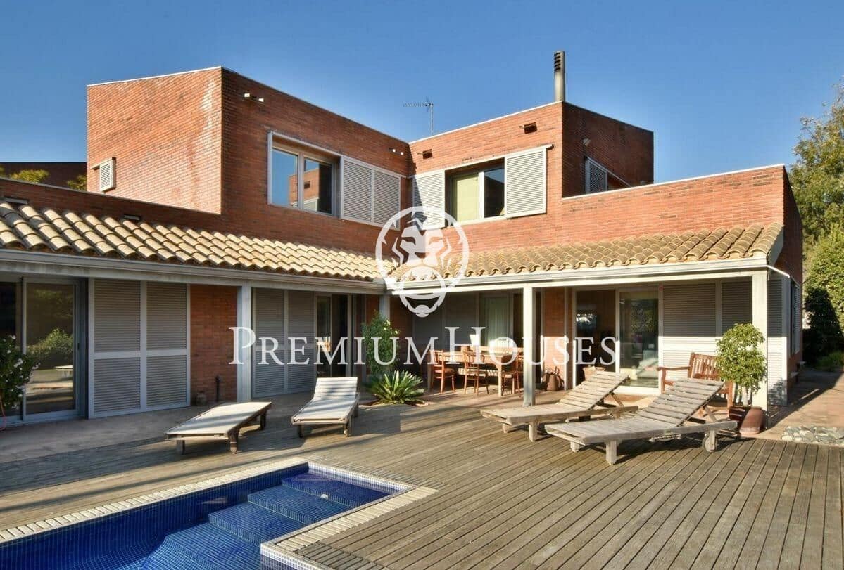 4 bedroom Villa for sale in Cabrera de Mar with pool garage - € 1,350,000 (Ref: 9400926)