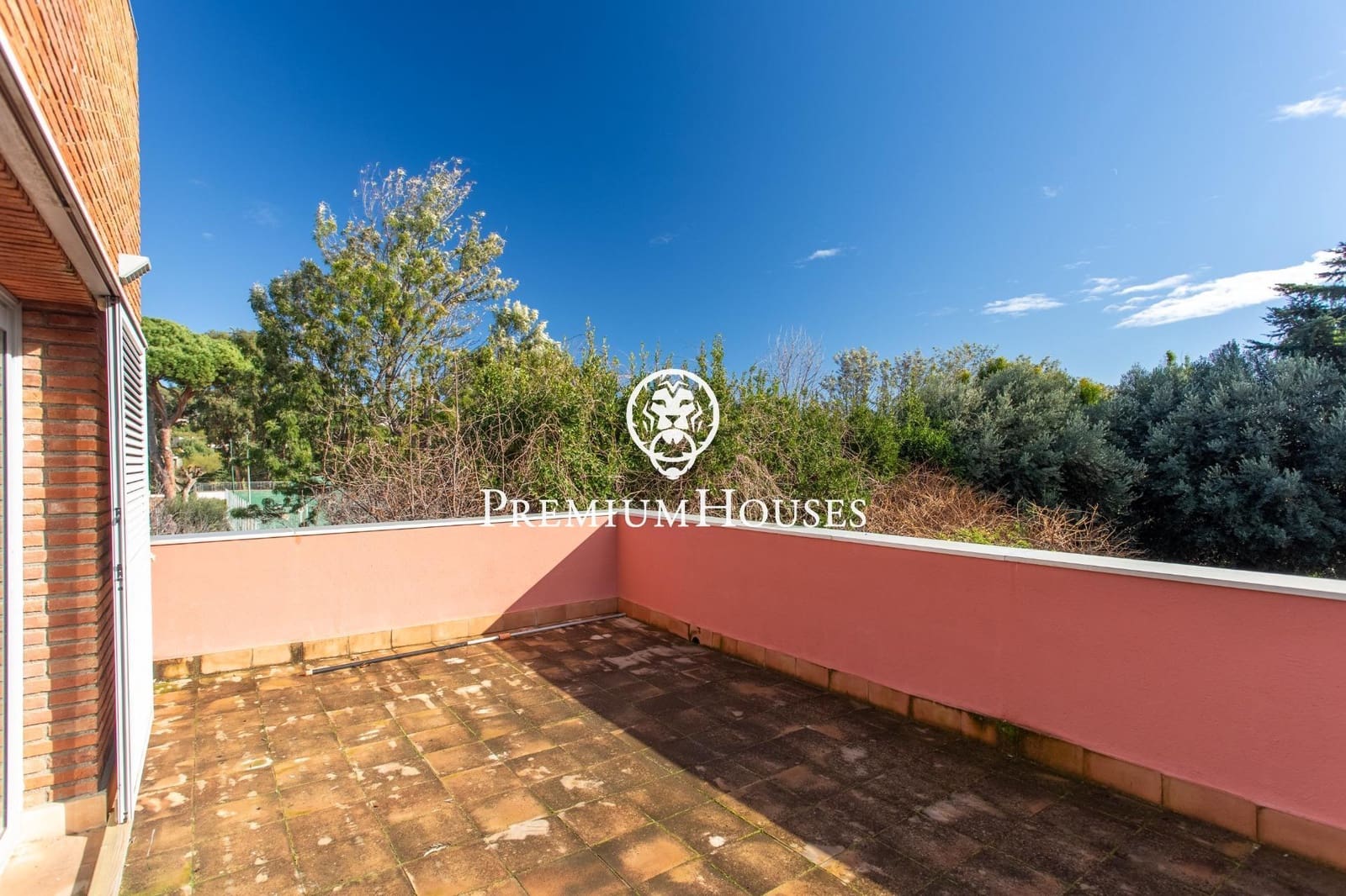 4 bedroom Villa for sale in Cabrera de Mar with pool garage - € 1,350,000 (Ref: 9400926)