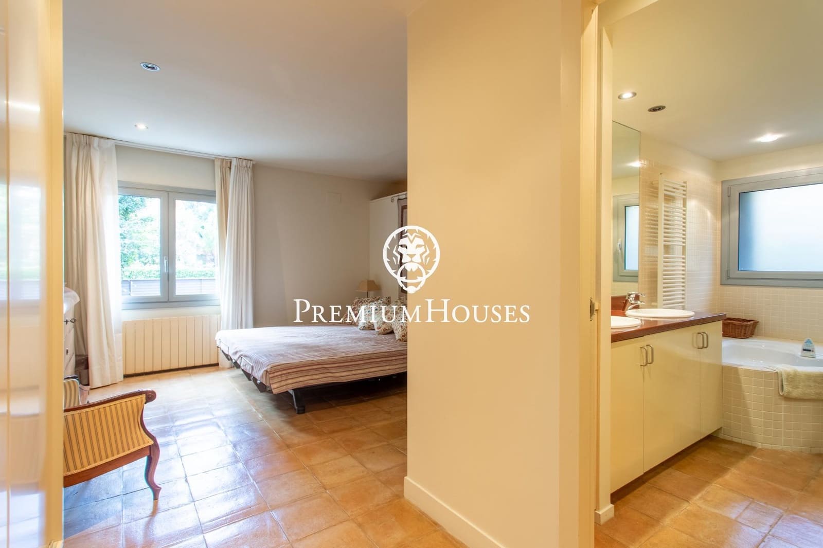 4 bedroom Villa for sale in Cabrera de Mar with pool garage - € 1,350,000 (Ref: 9400926)