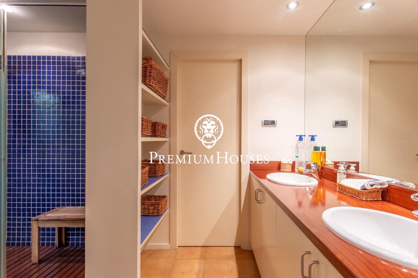 4 bedroom Villa for sale in Cabrera de Mar with pool garage - € 1,350,000 (Ref: 9400926)