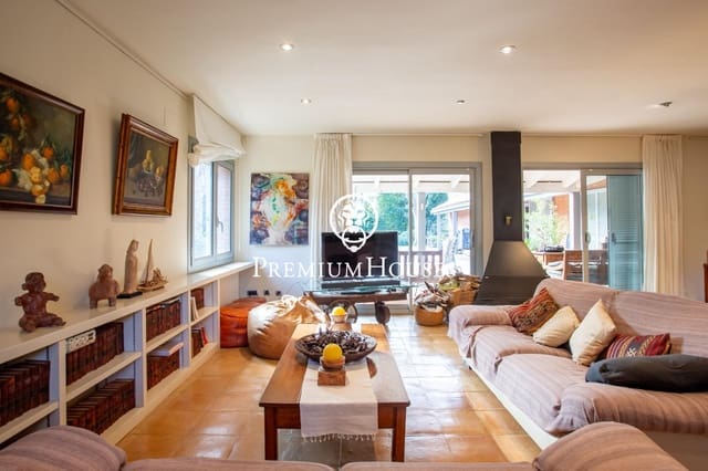4 soveværelse Villa til salg i Cabrera de Mar med swimmingpool garage - € 1.350.000 (Ref: 9400926)