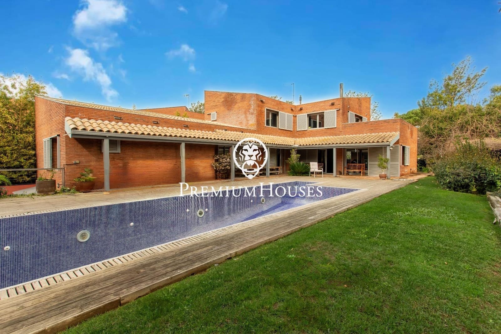 4 bedroom Villa for sale in Cabrera de Mar with pool garage - € 1,350,000 (Ref: 9400926)