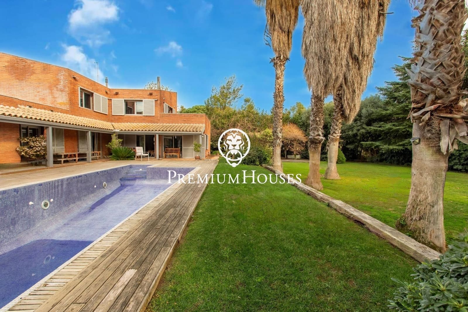 4 bedroom Villa for sale in Cabrera de Mar with pool garage - € 1,350,000 (Ref: 9400926)