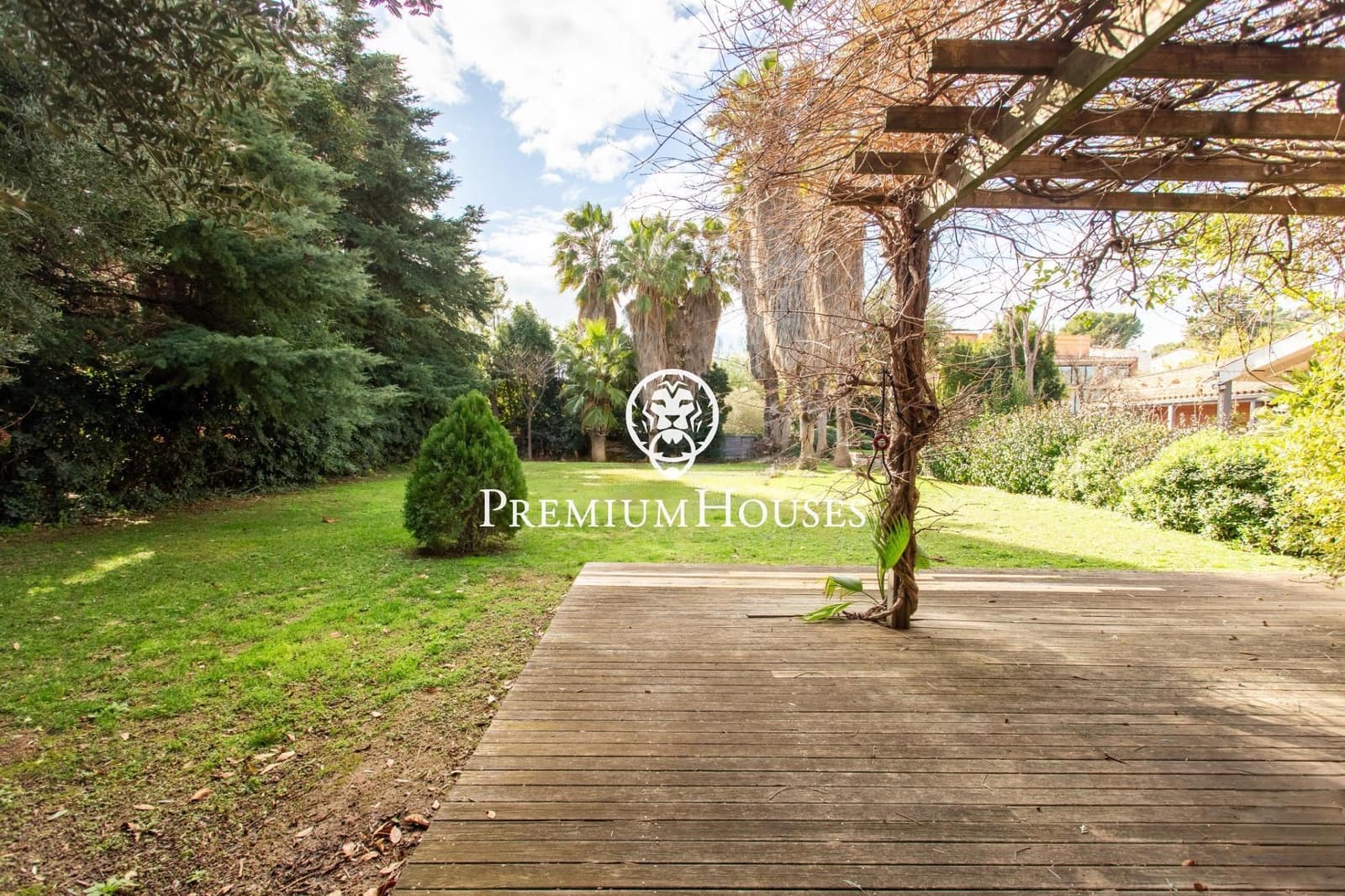 4 bedroom Villa for sale in Cabrera de Mar with pool garage - € 1,350,000 (Ref: 9400926)