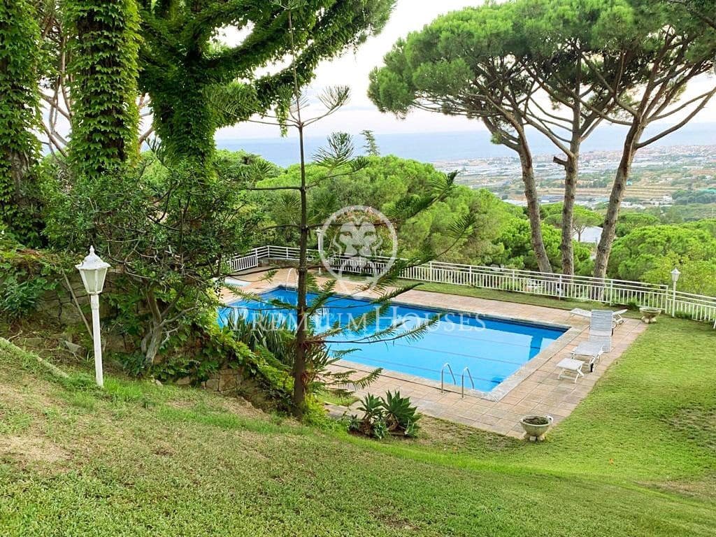 9 chambre Villa/Maison à vendre à Cabrils avec piscine garage - 2 250 000 € (Ref: 9400927)