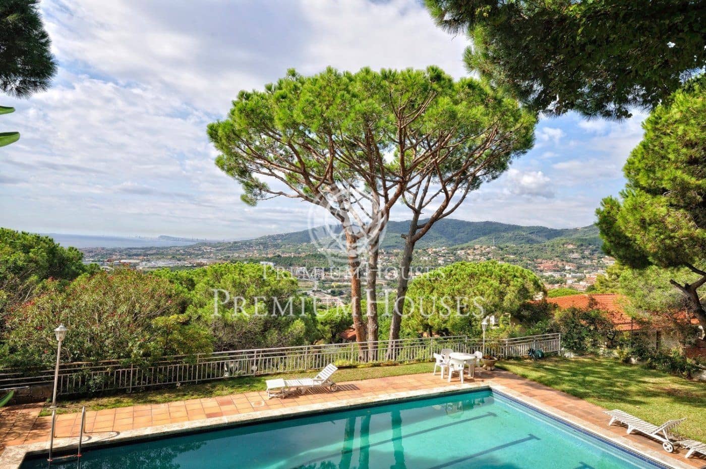 9 chambre Villa/Maison à vendre à Cabrils avec piscine garage - 2 250 000 € (Ref: 9400927)