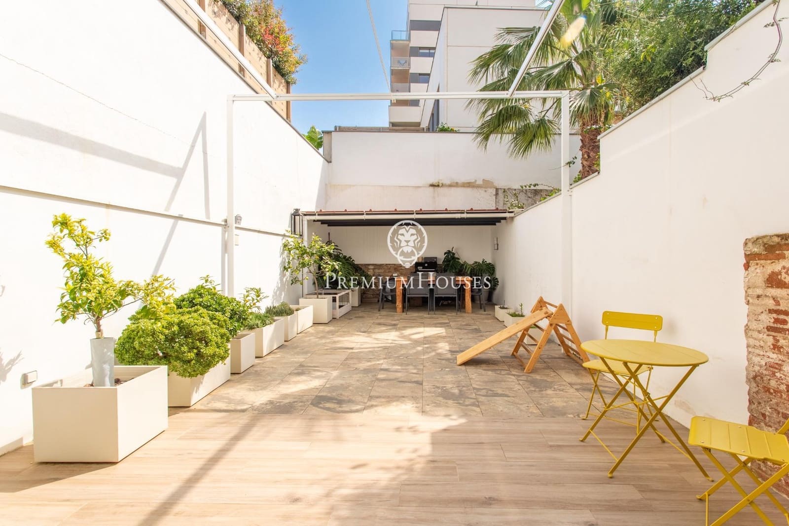 3 bedroom Townhouse for sale in Mataro with garage - € 815,000 (Ref: 9411236)