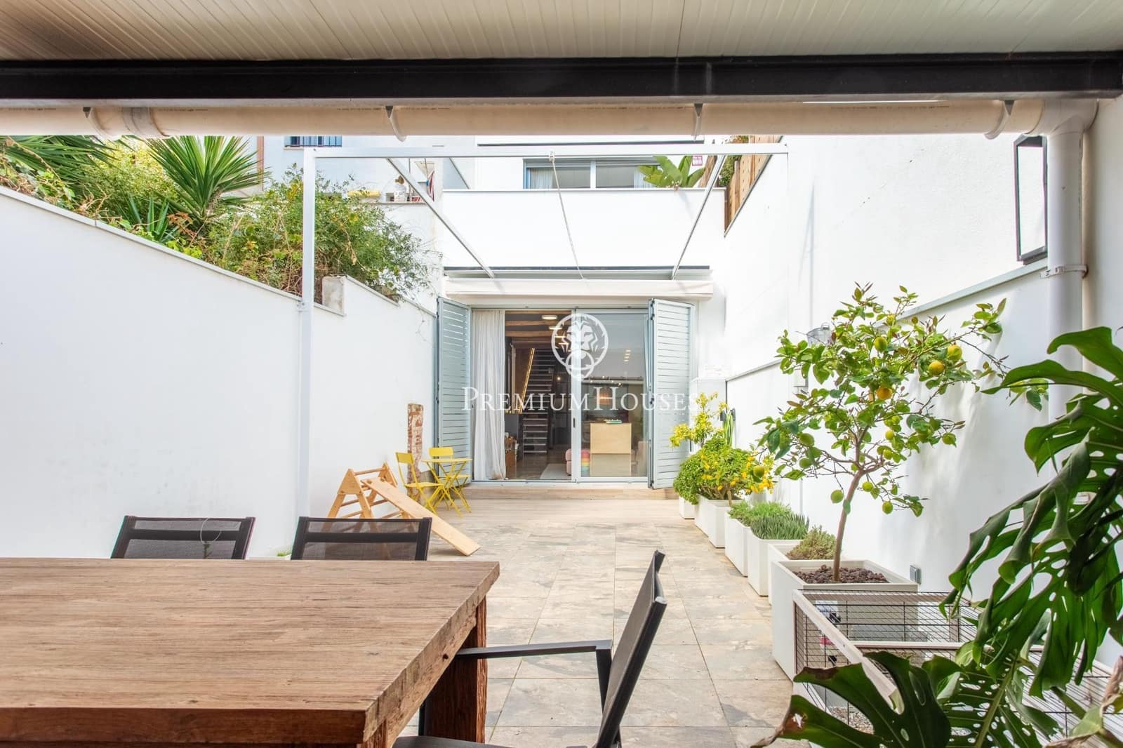 3 bedroom Townhouse for sale in Mataro with garage - € 815,000 (Ref: 9411236)