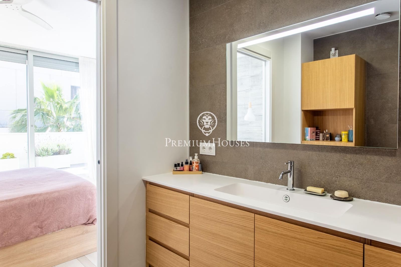 3 bedroom Townhouse for sale in Mataro with garage - € 815,000 (Ref: 9411236)