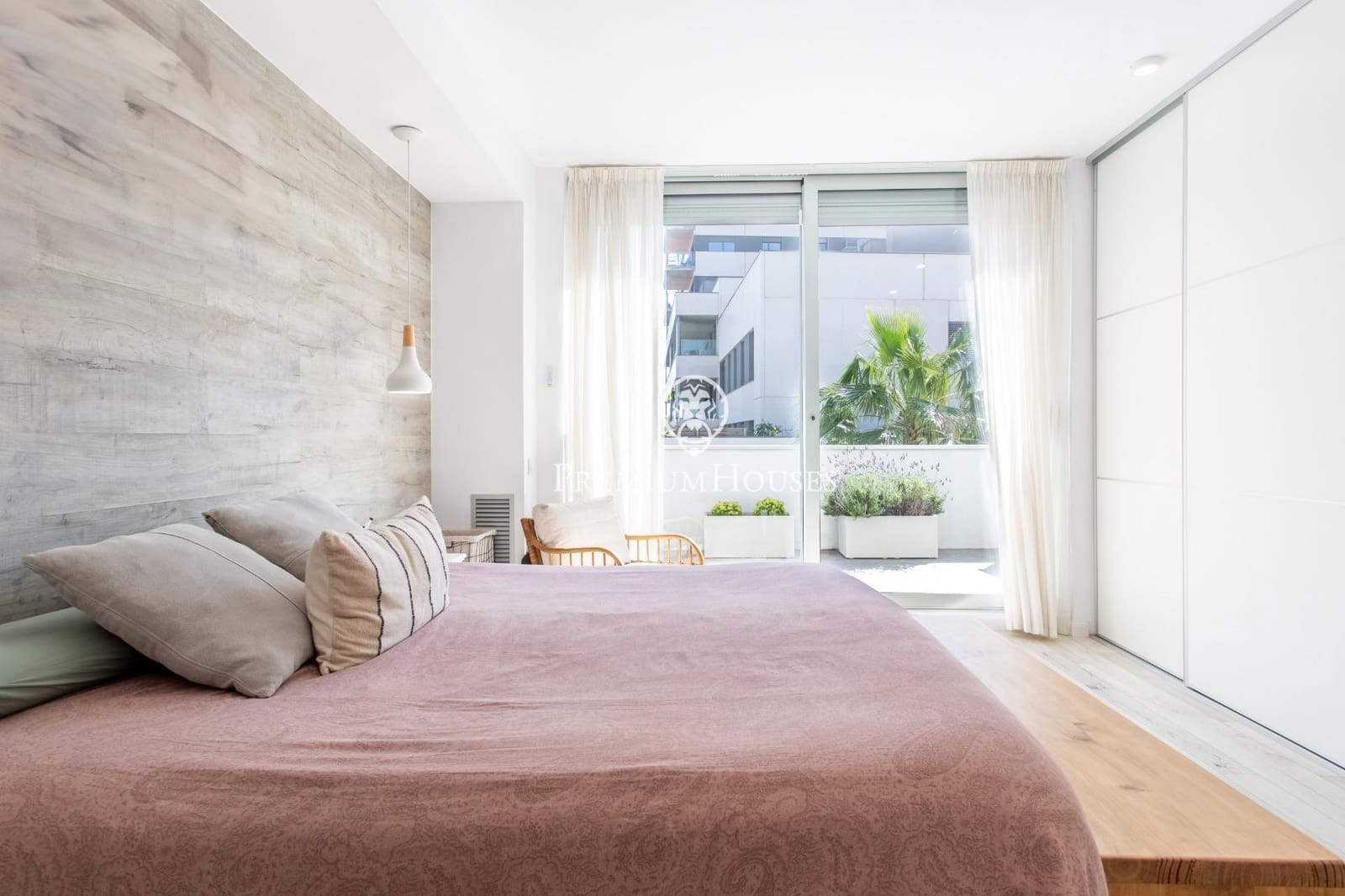 3 bedroom Townhouse for sale in Mataro with garage - € 815,000 (Ref: 9411236)