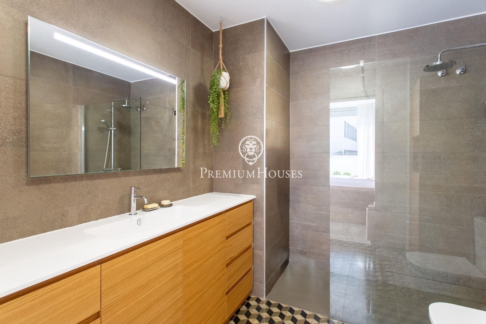 3 bedroom Townhouse for sale in Mataro with garage - € 815,000 (Ref: 9411236)