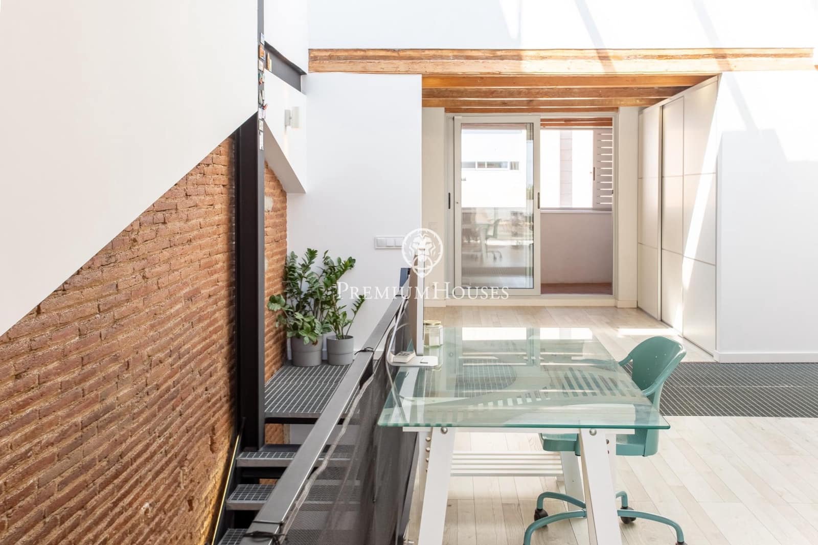 3 bedroom Townhouse for sale in Mataro with garage - € 815,000 (Ref: 9411236)