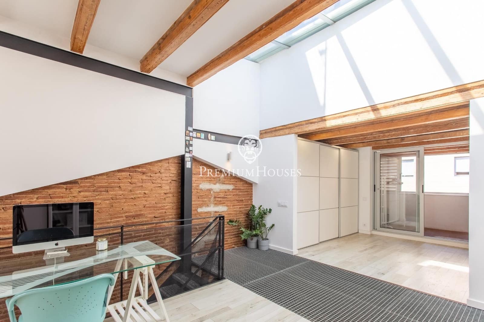 3 bedroom Townhouse for sale in Mataro with garage - € 815,000 (Ref: 9411236)