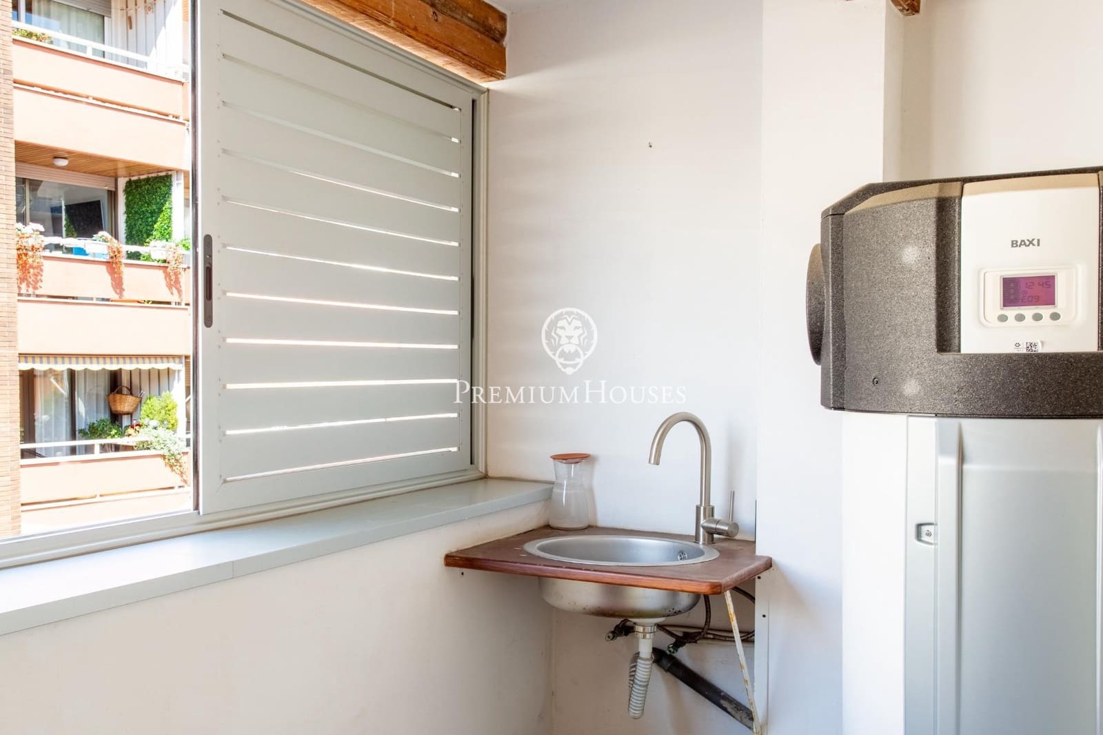 3 bedroom Townhouse for sale in Mataro with garage - € 815,000 (Ref: 9411236)