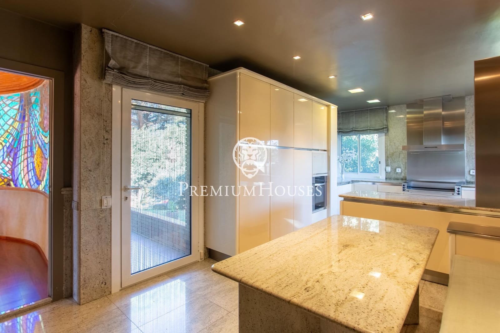 8 slaapkamer Villa te koop in Montornes del Valles met zwembad garage - € 1.200.000 (Ref: 9411237)