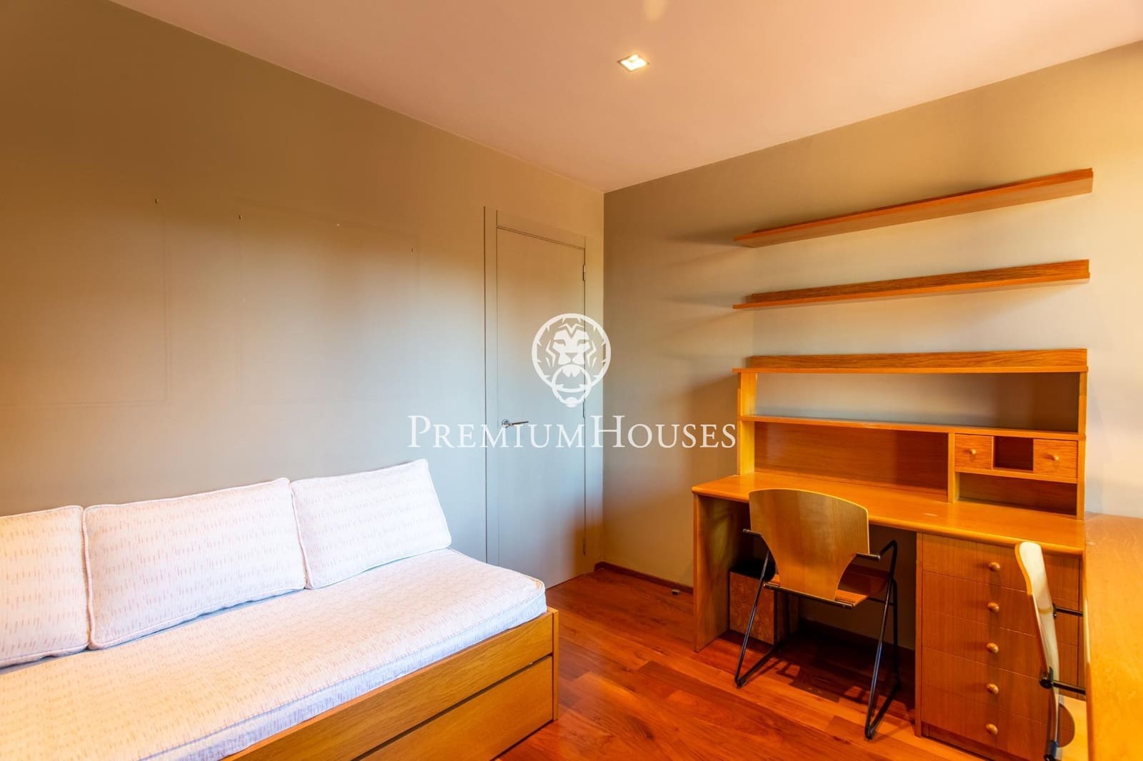 8 slaapkamer Villa te koop in Montornes del Valles met zwembad garage - € 1.200.000 (Ref: 9411237)