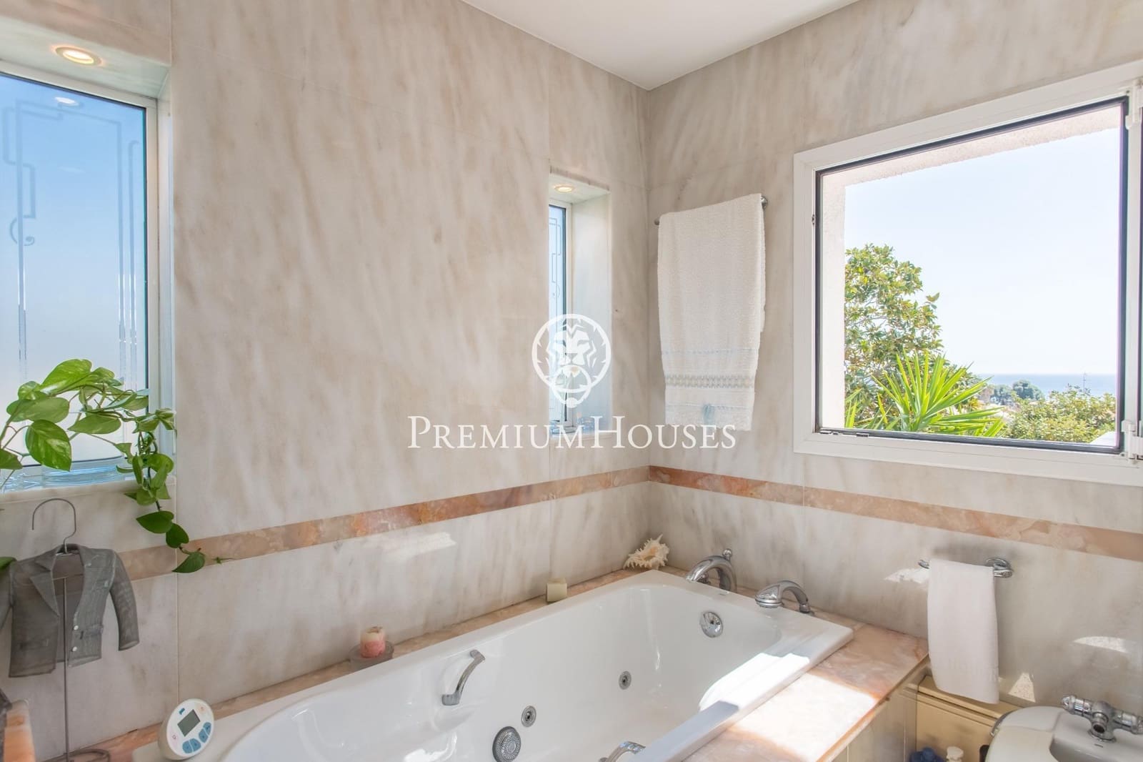 5 soverom Villa til salgs i El Masnou med svømmebasseng garasje - € 1 395 000 (Ref: 9414085)