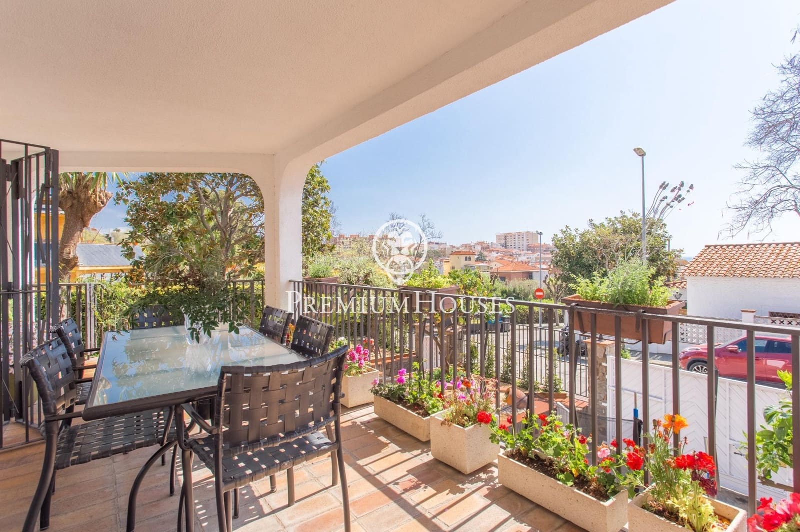 5 soverom Villa til salgs i El Masnou med svømmebasseng garasje - € 1 395 000 (Ref: 9414085)