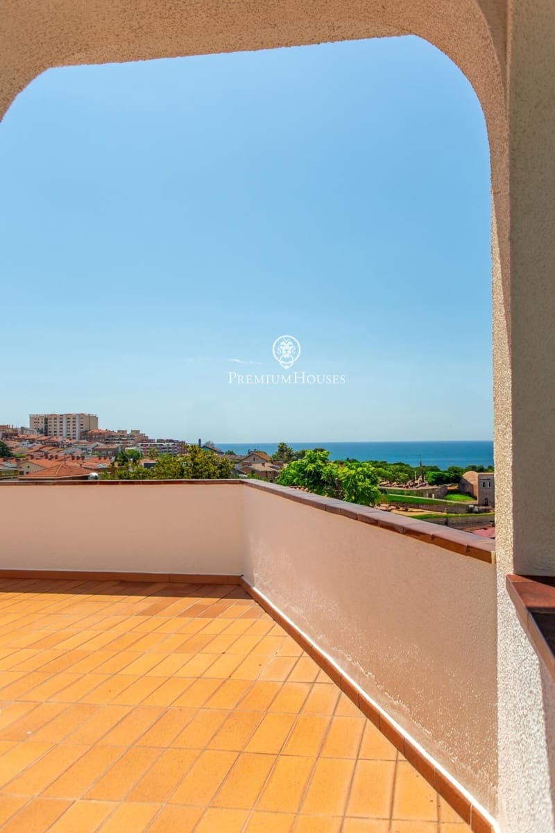 5 soverom Villa til salgs i El Masnou med svømmebasseng garasje - € 1 290 000 (Ref: 9414085)