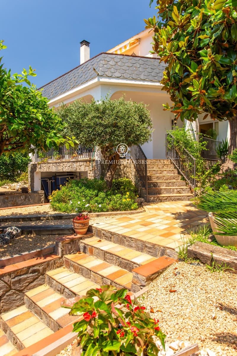 5 soverom Villa til salgs i El Masnou med svømmebasseng garasje - € 1 290 000 (Ref: 9414085)
