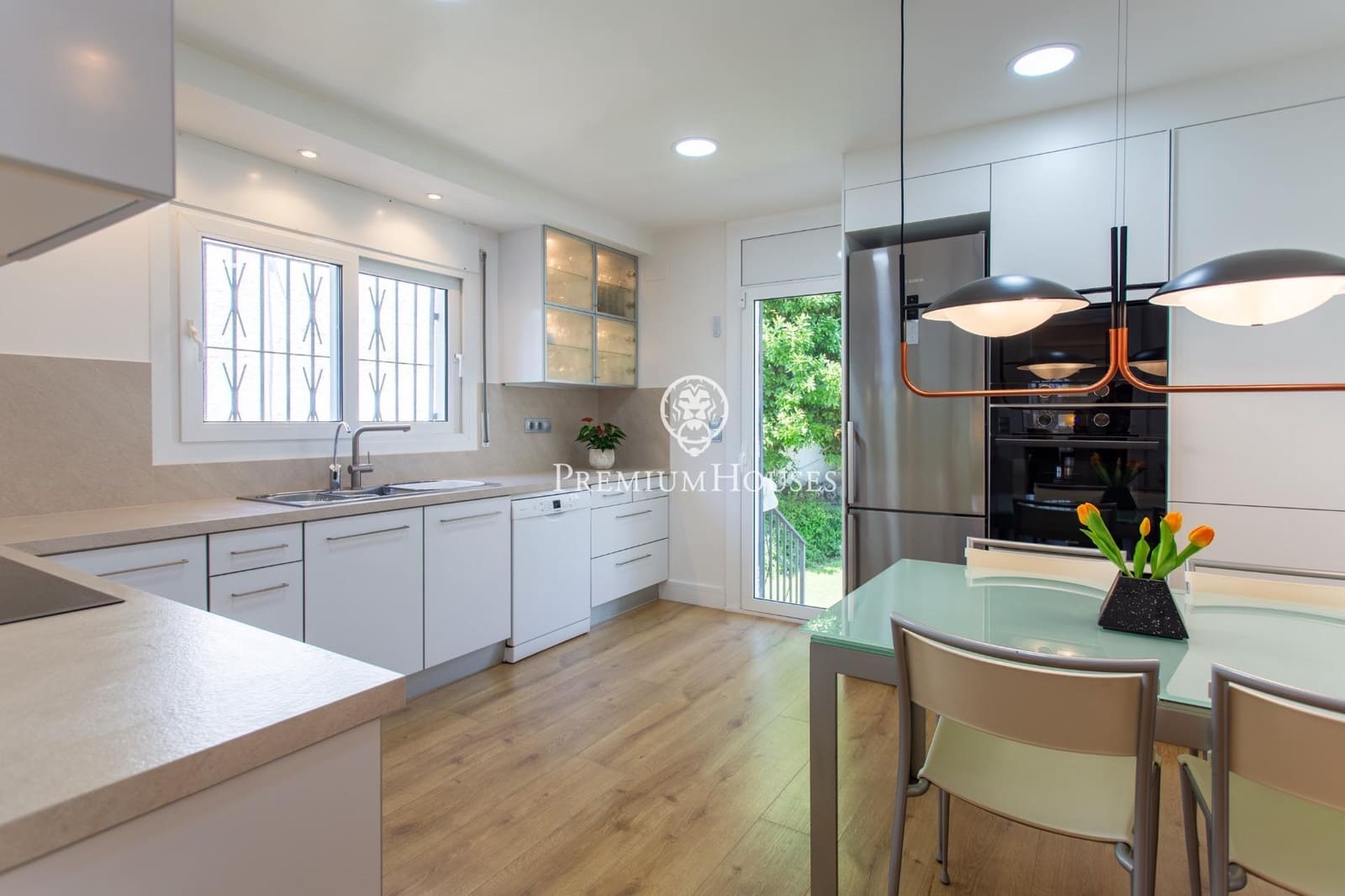 5 soverom Villa til salgs i El Masnou med svømmebasseng garasje - € 1 290 000 (Ref: 9414085)