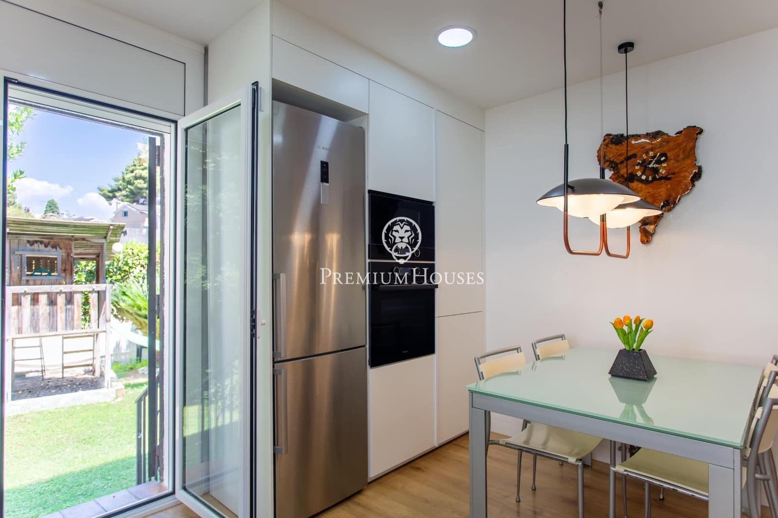 5 soverom Villa til salgs i El Masnou med svømmebasseng garasje - € 1 290 000 (Ref: 9414085)