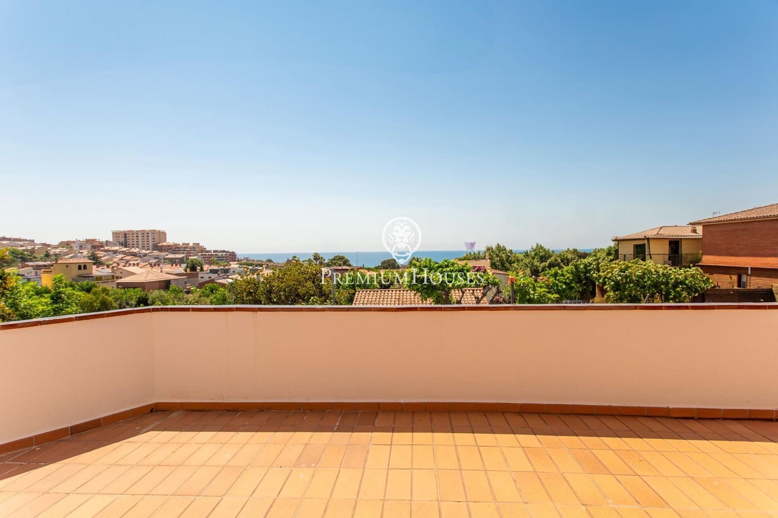 5 soverom Villa til salgs i El Masnou med svømmebasseng garasje - € 1 290 000 (Ref: 9414085)