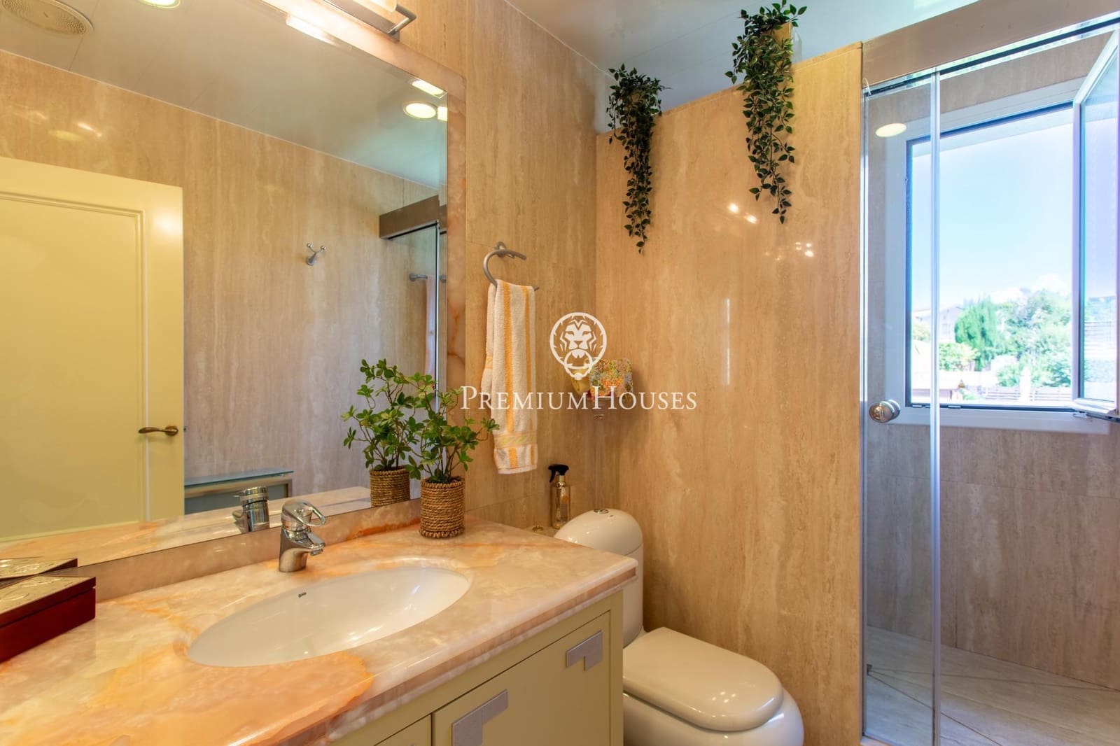 5 soverom Villa til salgs i El Masnou med svømmebasseng garasje - € 1 290 000 (Ref: 9414085)