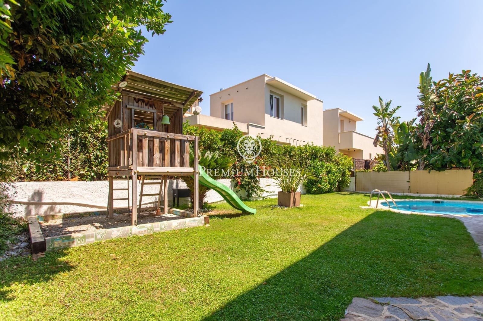 5 soverom Villa til salgs i El Masnou med svømmebasseng garasje - € 1 290 000 (Ref: 9414085)