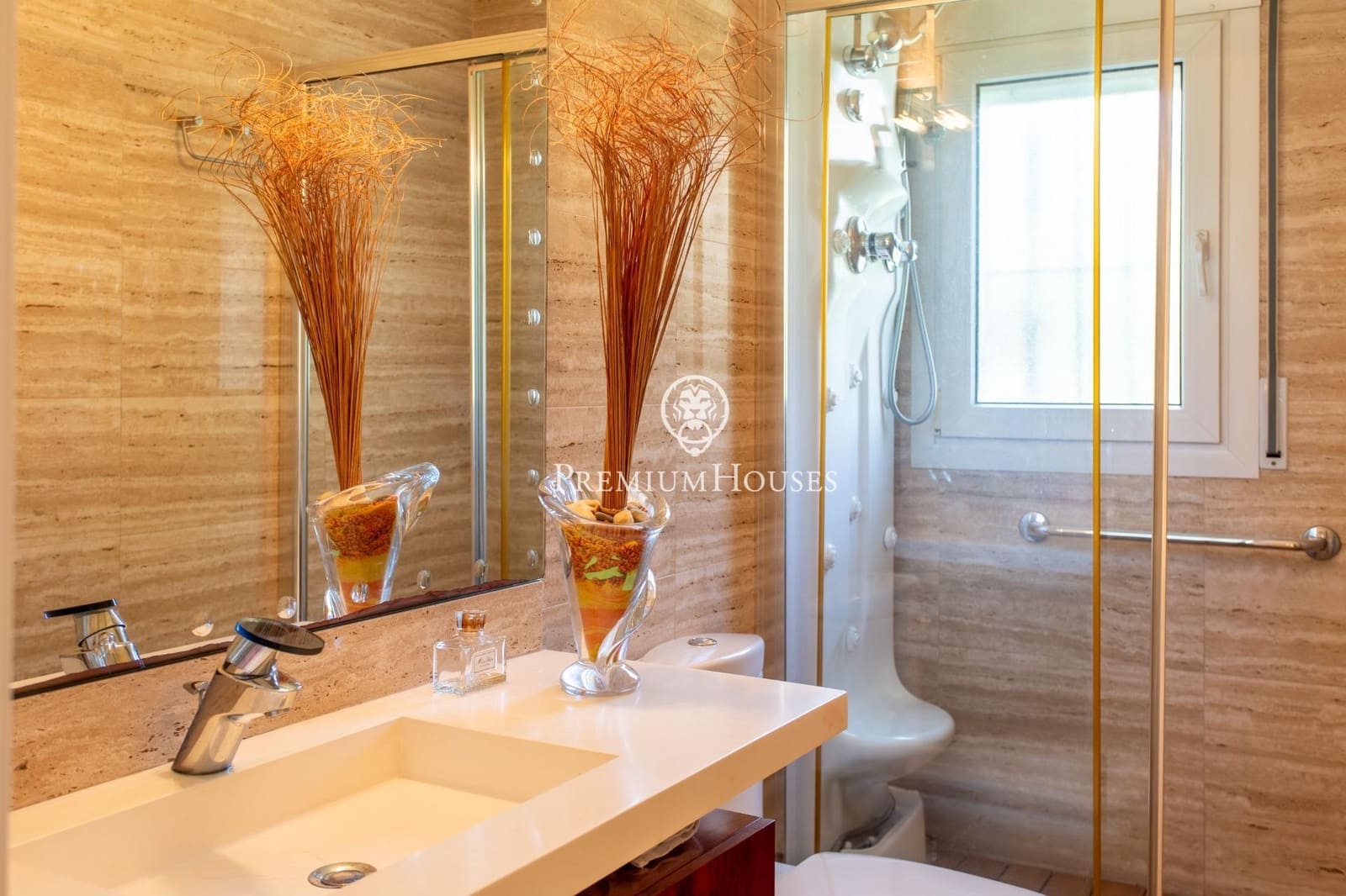5 soverom Villa til salgs i El Masnou med svømmebasseng garasje - € 1 290 000 (Ref: 9414085)